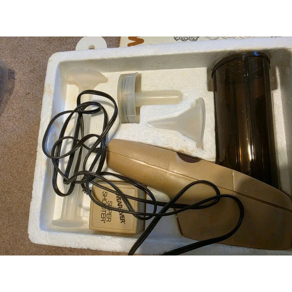 Vintage Wear Ever Super Shooter Electric Cookie Gun/Press #70123  Recipe Book